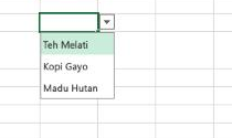 Sel dengan panah dropdown dan tiga pilihan produk di Excel for the web